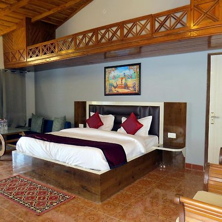 Hotel Haya Palace Нейнитал Екстериор снимка