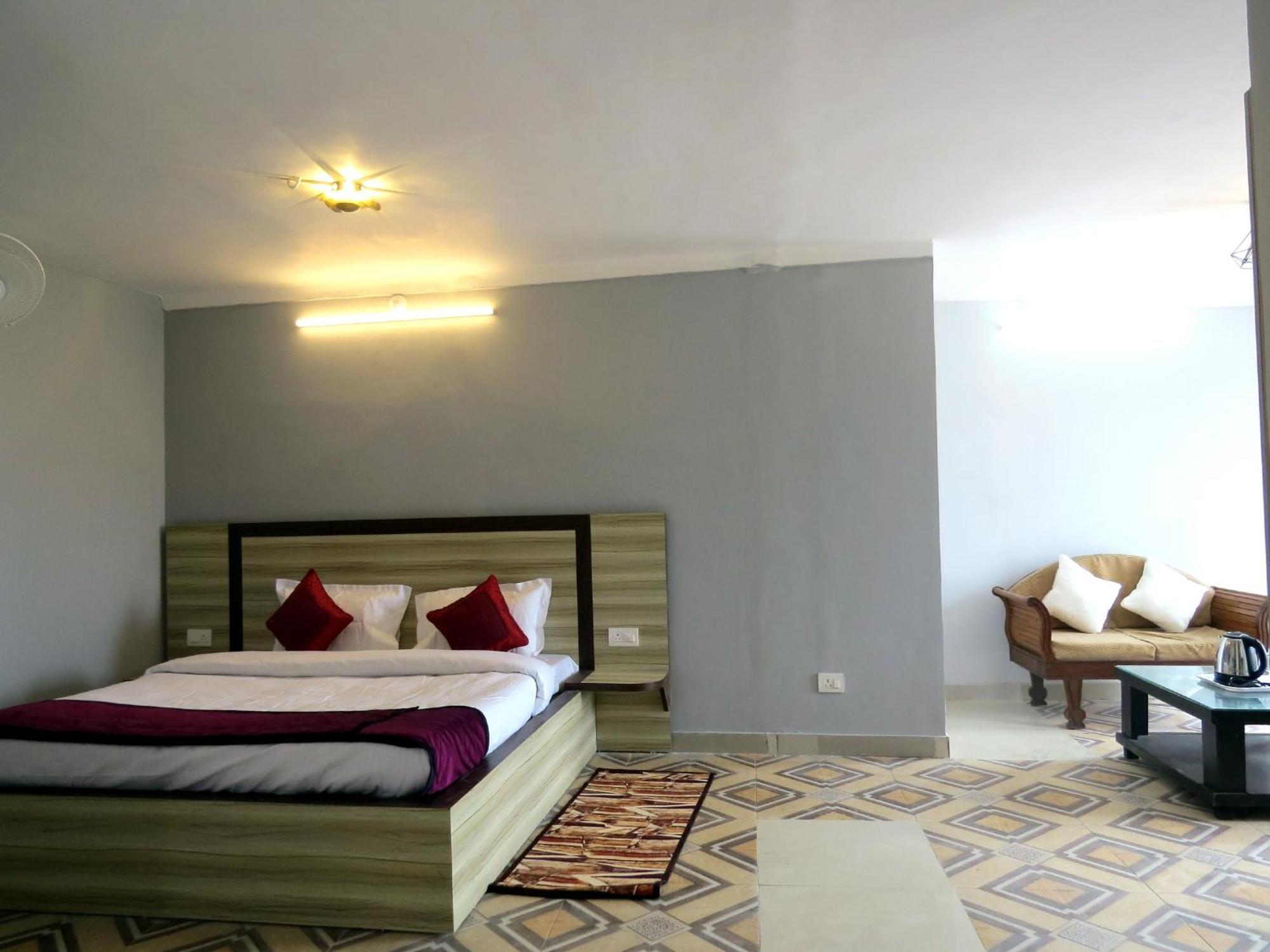 Hotel Haya Palace Нейнитал Екстериор снимка