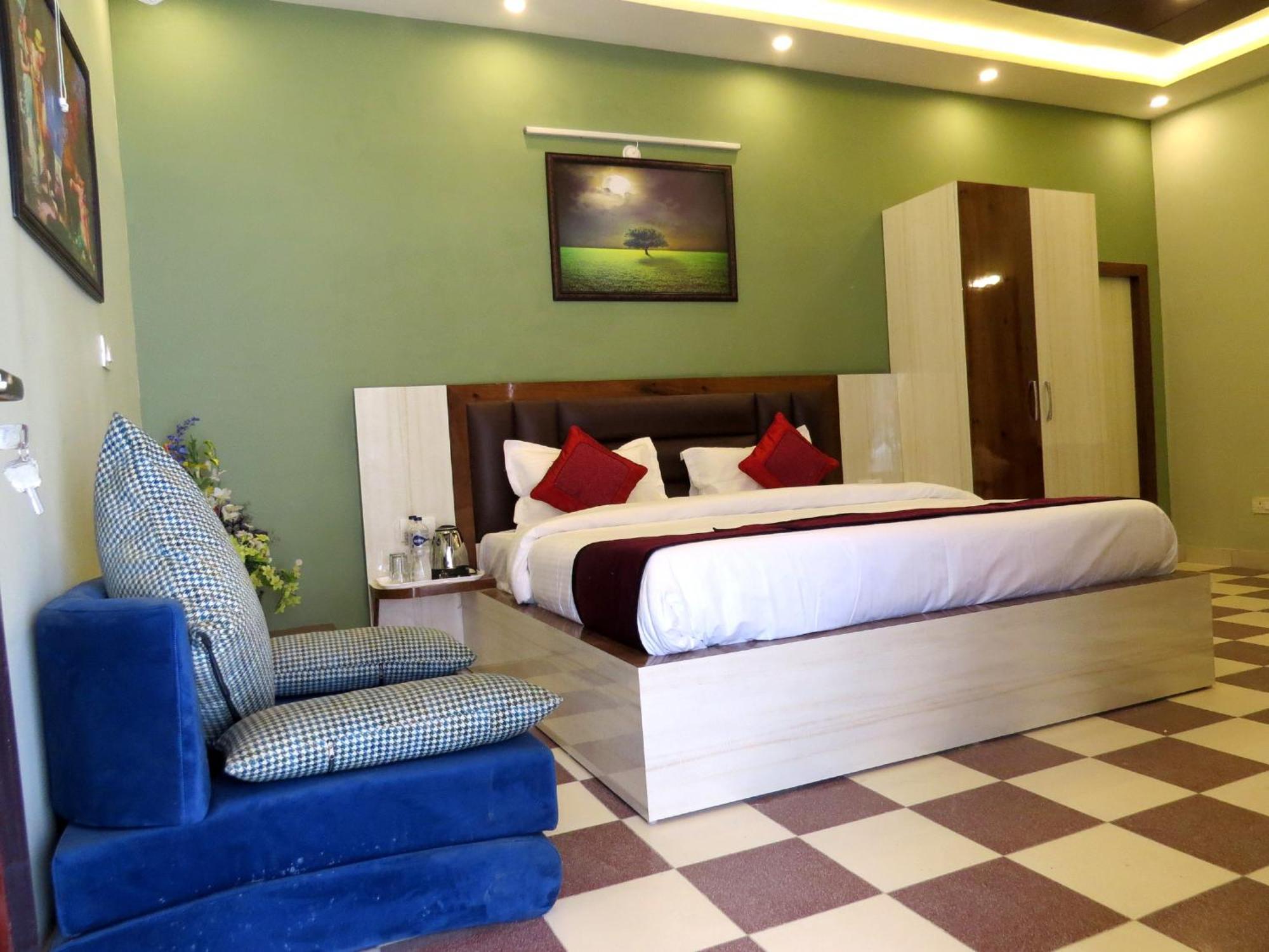 Hotel Haya Palace Нейнитал Екстериор снимка