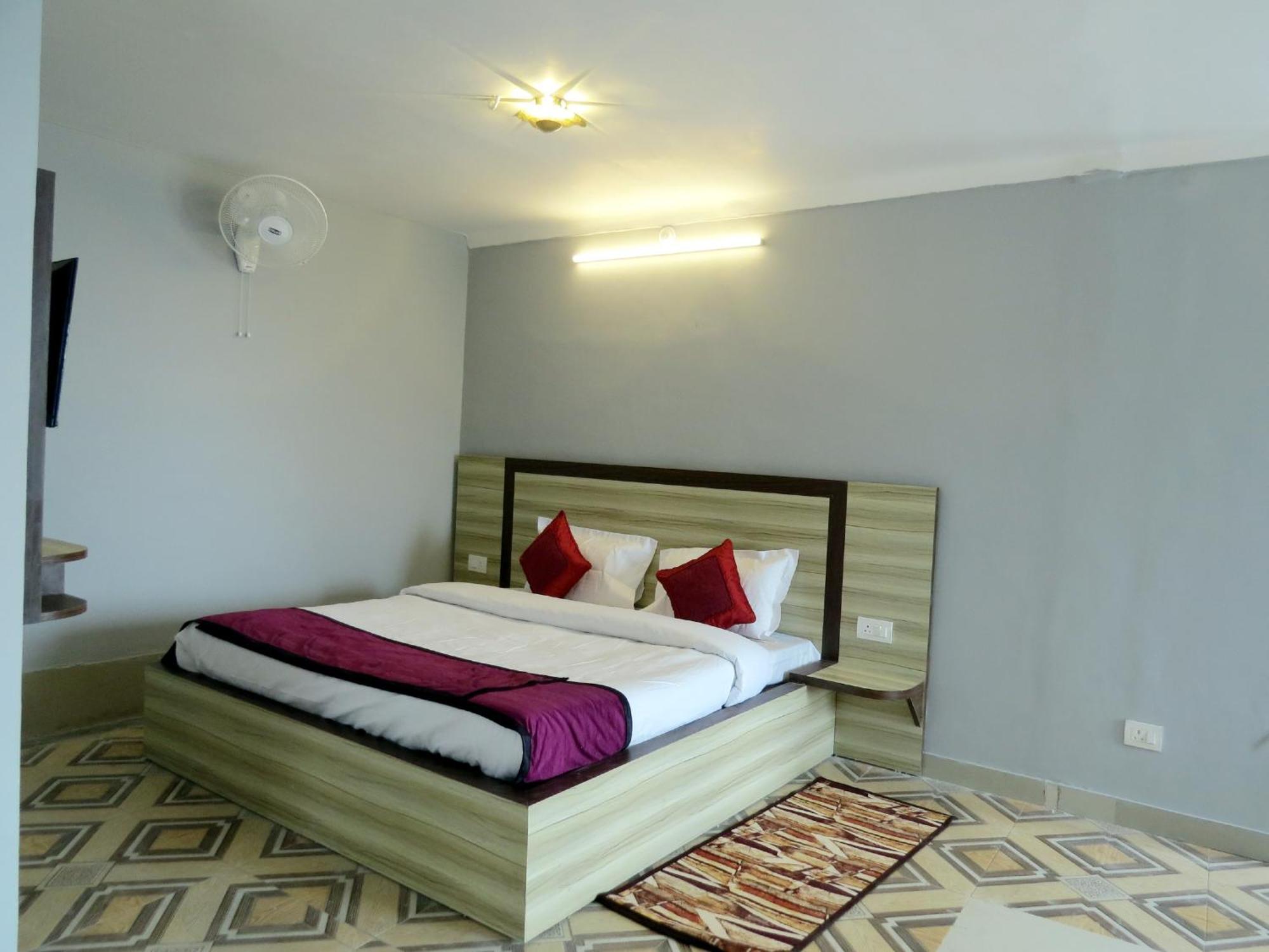 Hotel Haya Palace Нейнитал Екстериор снимка
