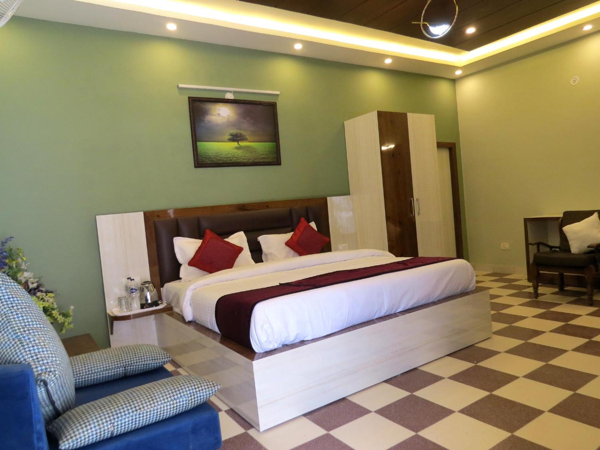Hotel Haya Palace Нейнитал Екстериор снимка