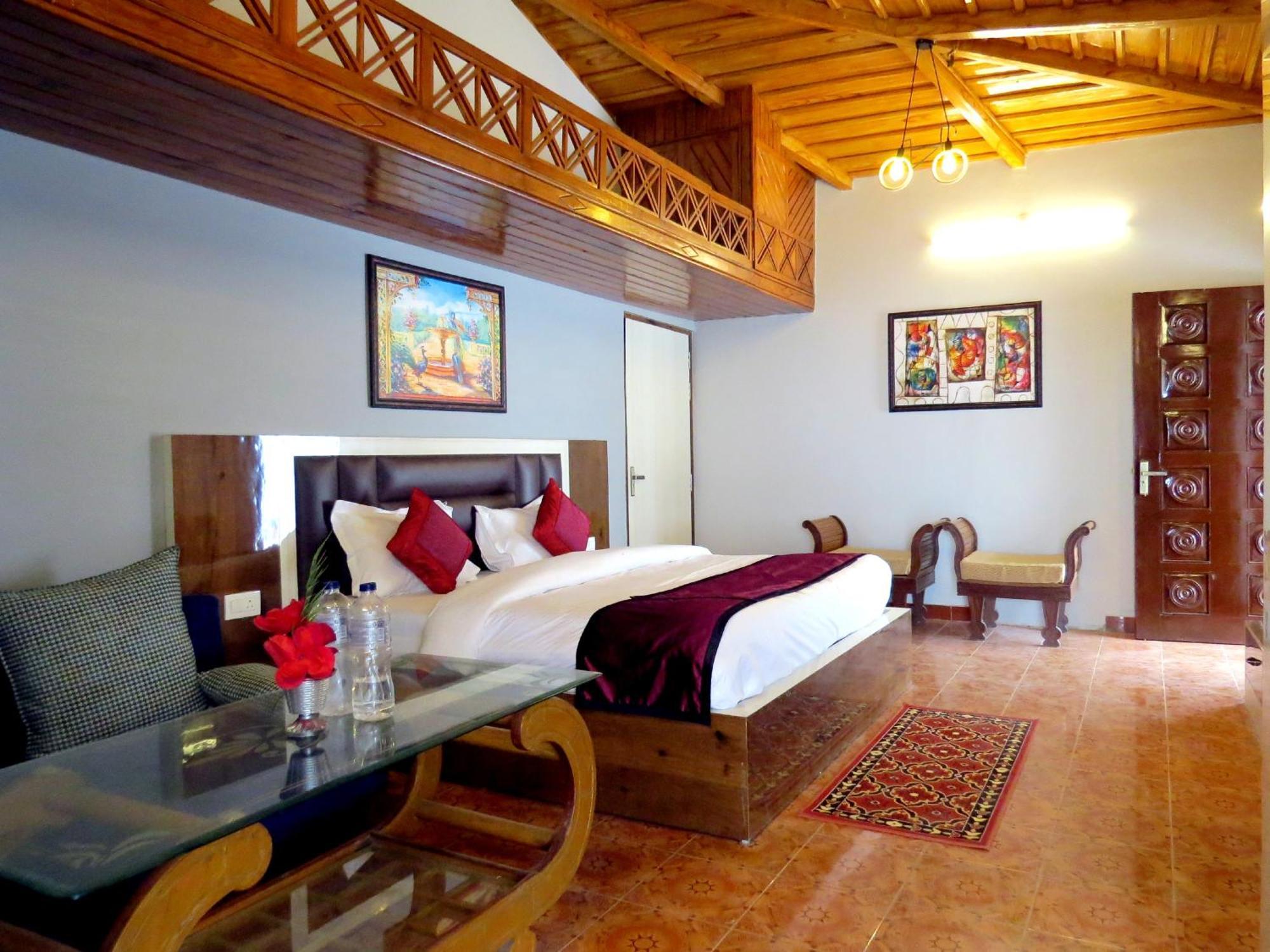 Hotel Haya Palace Нейнитал Екстериор снимка