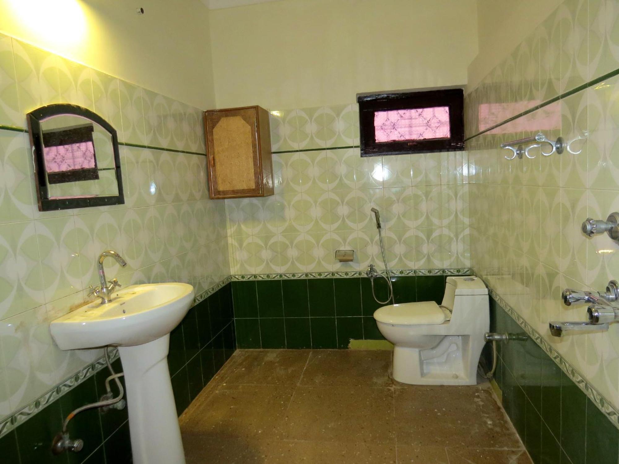 Hotel Haya Palace Нейнитал Екстериор снимка